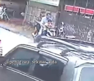  Bawa Anak & Istri, Pemotor Ini Nekat Jambret Handphone